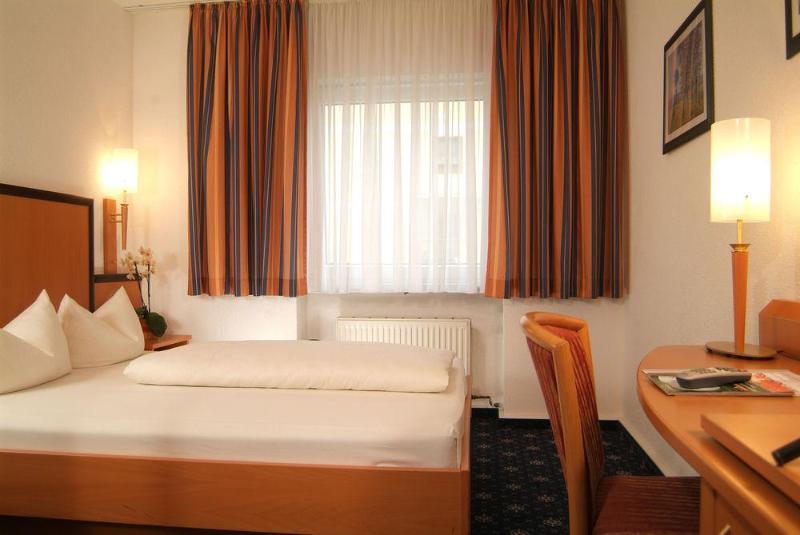 Boutique Hotel Erb Muenchen Parsdorf Vaterstetten Exterior foto